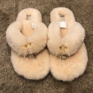 UGG flip flop slippers